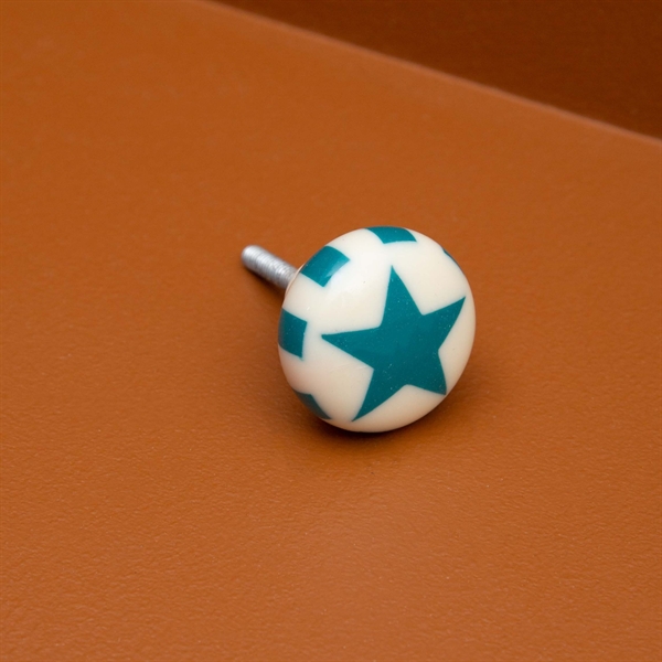 Knob with turquoise star